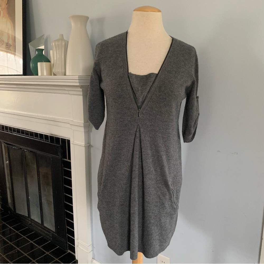 BCBG sweater dress / tunic with edgy zipper details Sz Medium